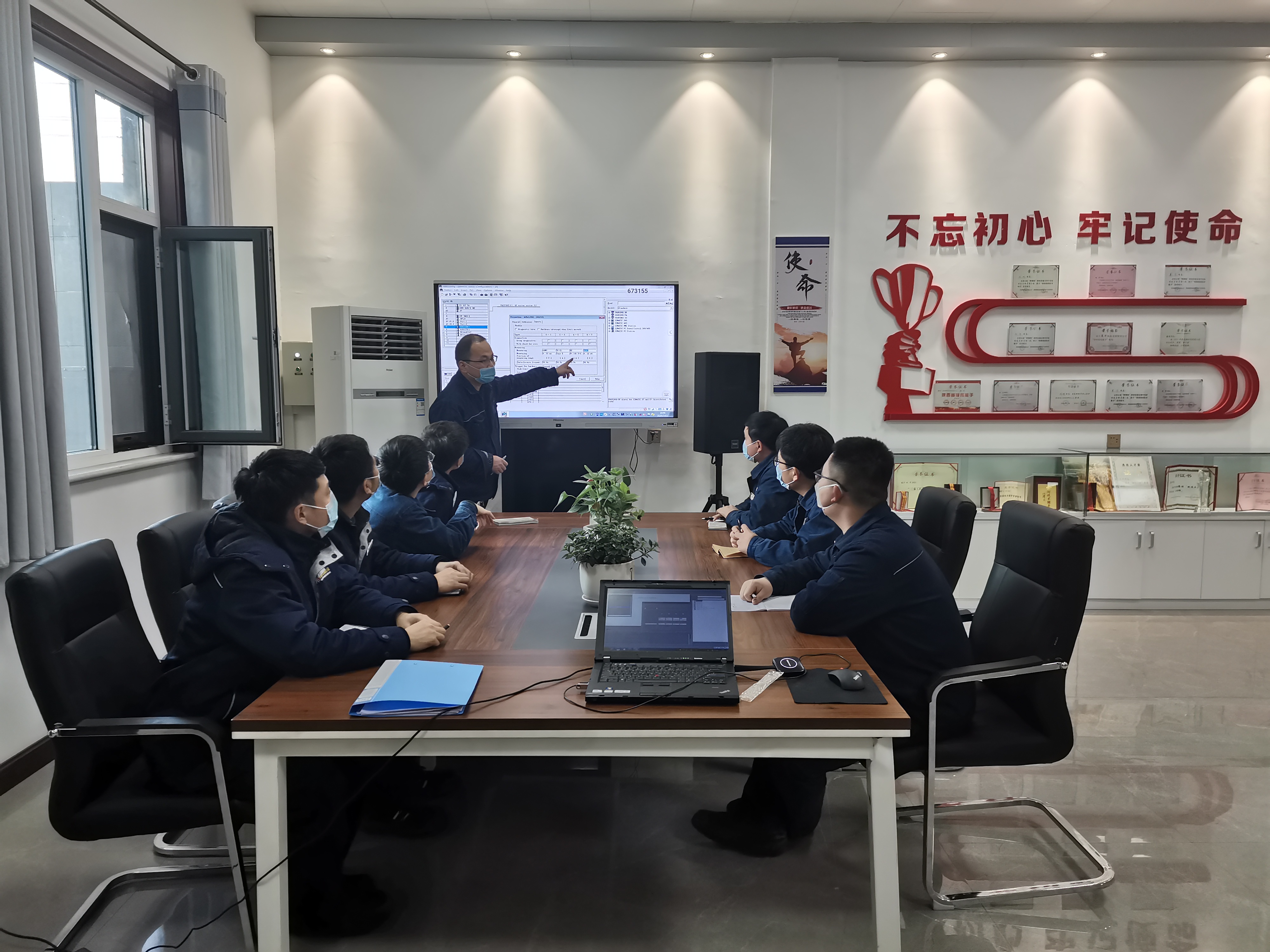 人才，讓創(chuàng)新的源泉活起來(lái)