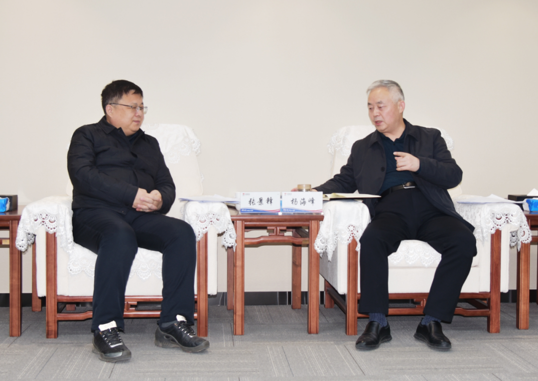 楊海峰與韓城市委常委、常務(wù)副市長(zhǎng)張景鋒會(huì)談