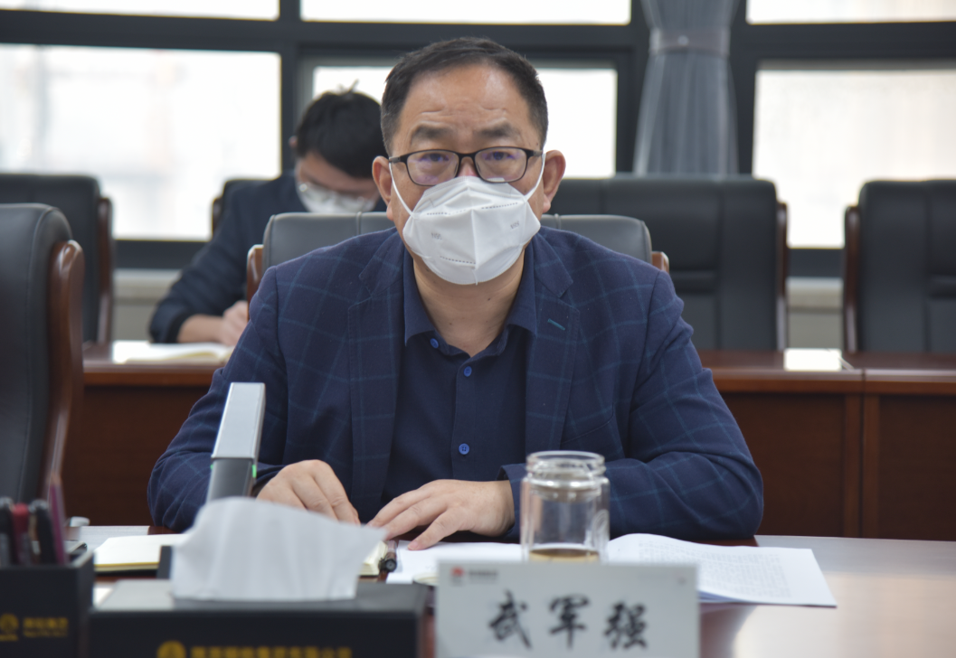 陜鋼集團(tuán)黨委理論學(xué)習(xí)中心組學(xué)習(xí)中共中央政治局民主生活會(huì)、中央經(jīng)濟(jì)工作會(huì)議、全國(guó)宣傳部長(zhǎng)會(huì)議、中共陜西省委十四屆三次全會(huì)精神