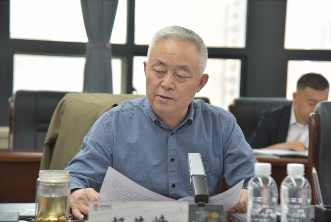陜鋼集團召開學(xué)習(xí)貫徹習(xí)近平新時代中國特色社會主義思想主題教育黨委理論學(xué)習(xí)中心組研討會議