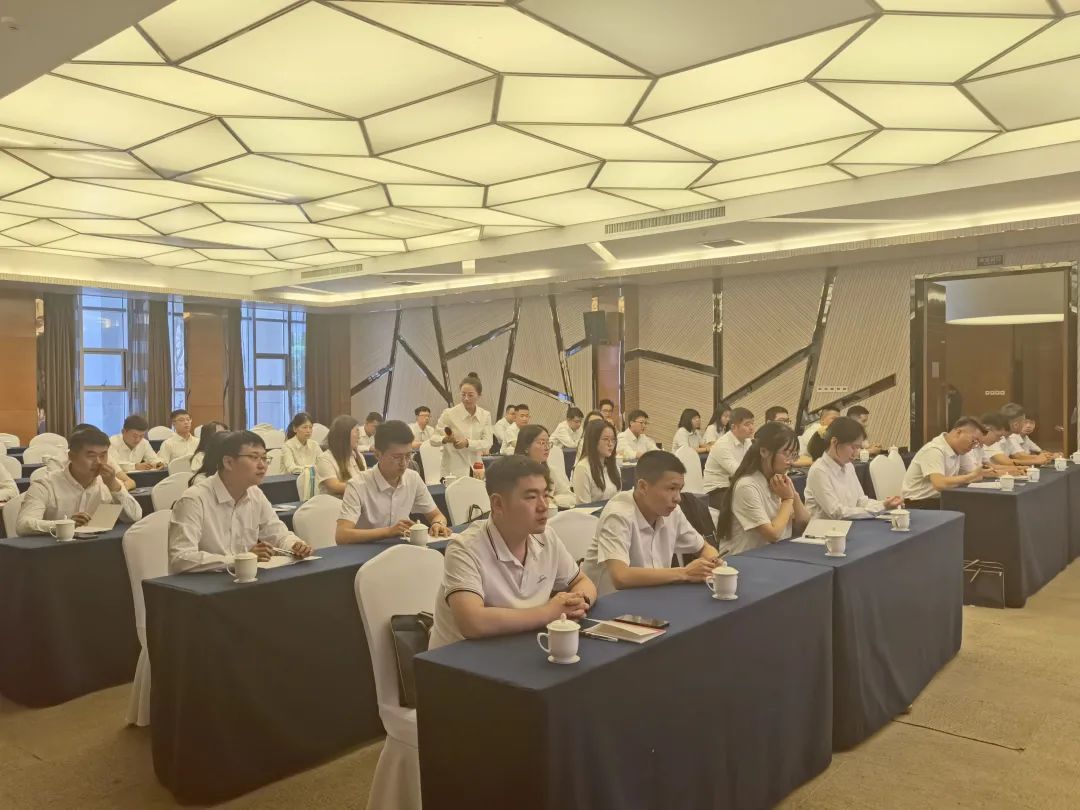 以學促干強本領，凝心聚力促提升