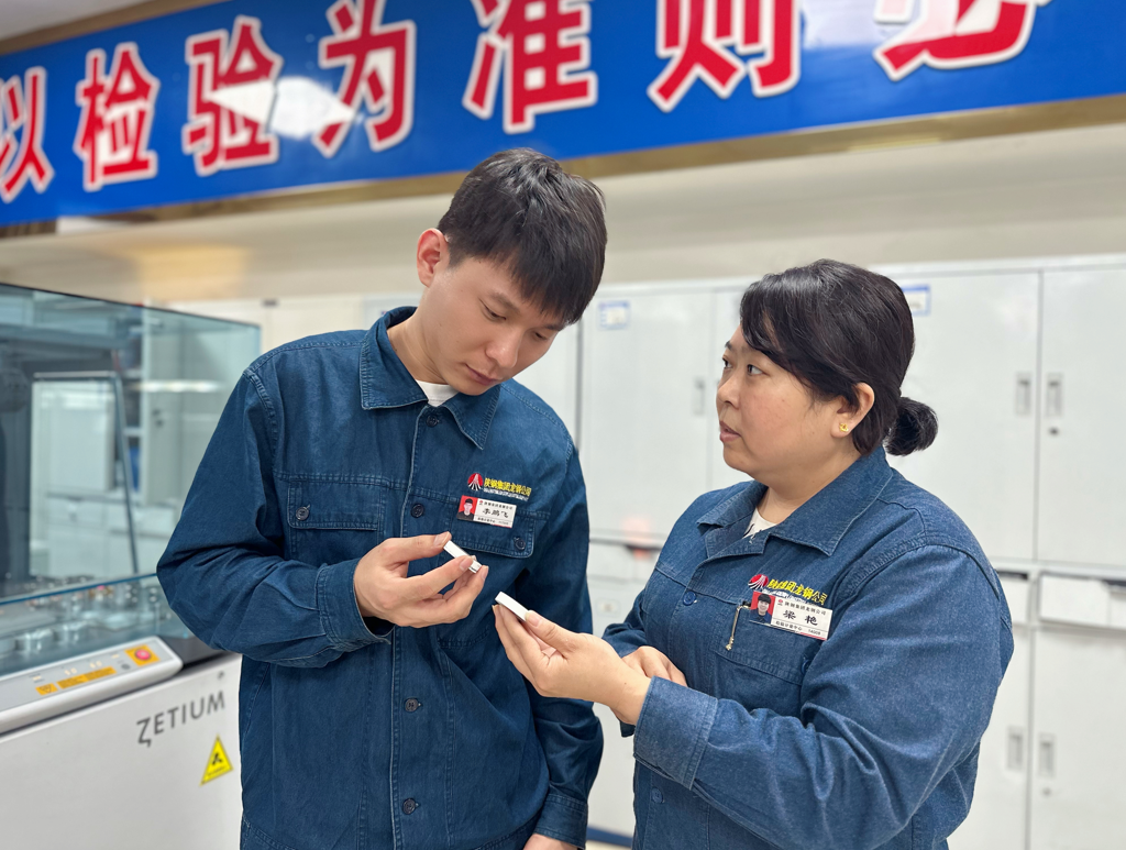 從60后到90后，“四代”鋼鐵人的國慶堅守