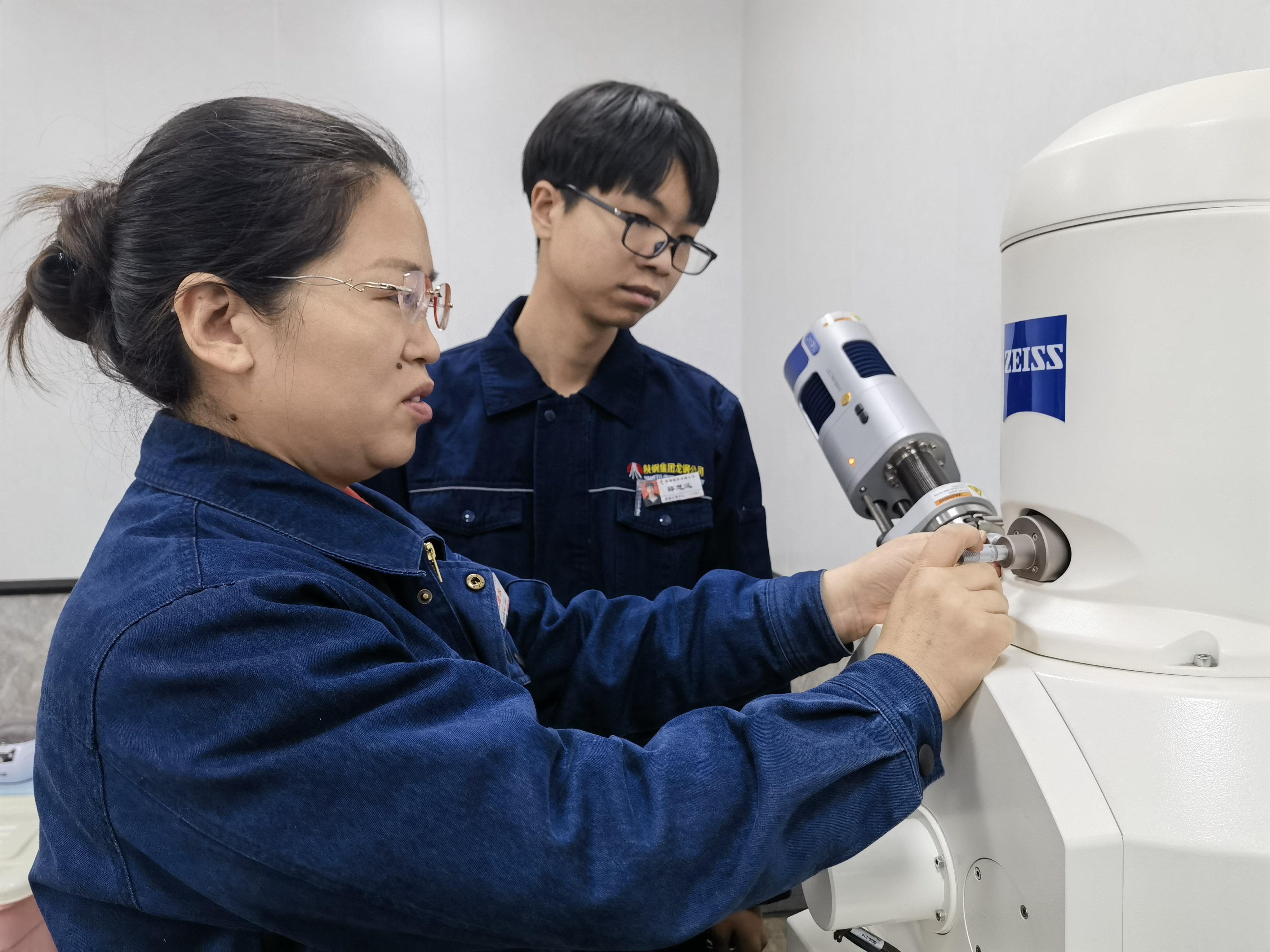 龍鋼公司物理試驗(yàn)班榮獲陜西省“質(zhì)量信得過班組”建設(shè)成果二等獎