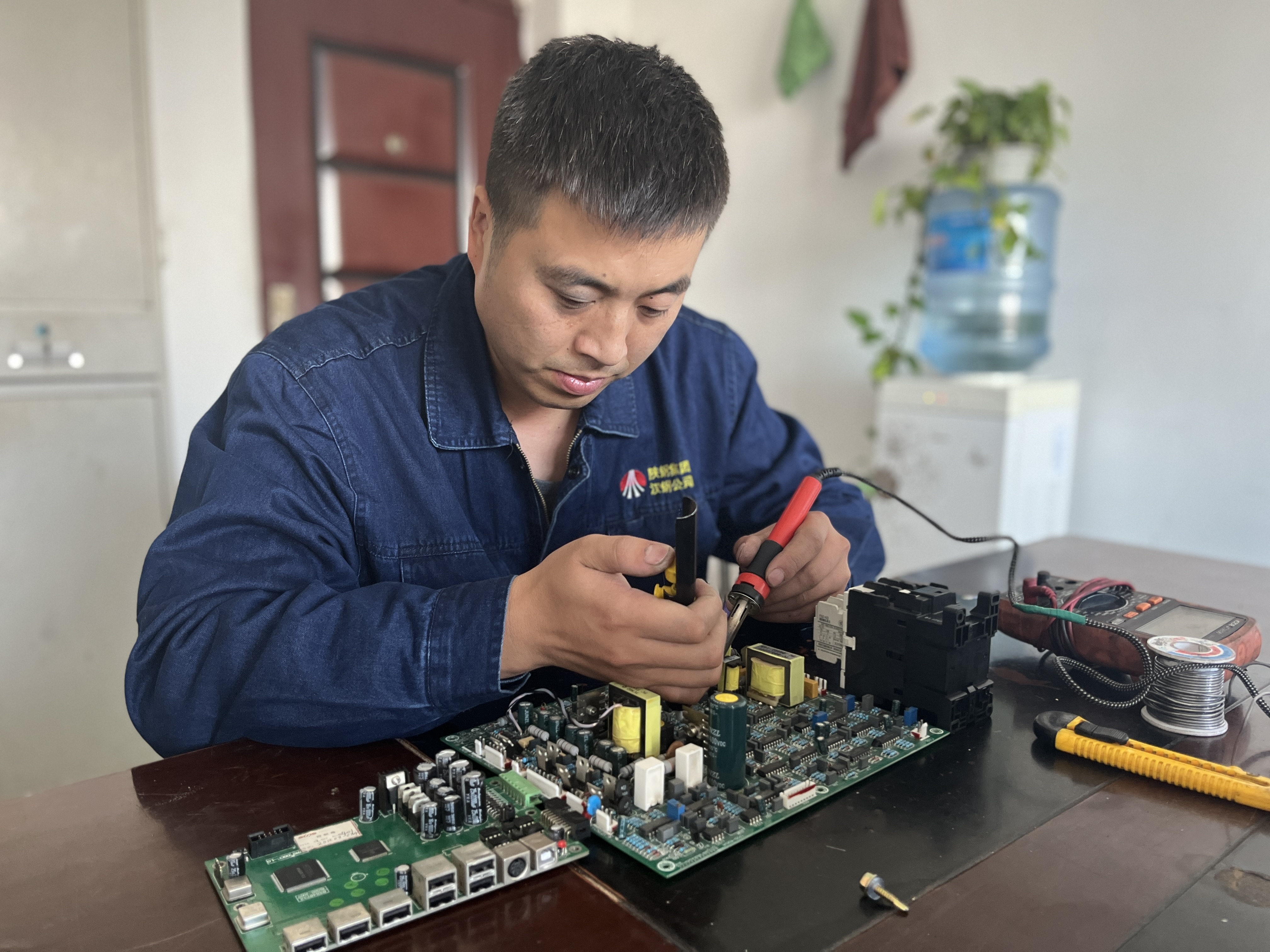 他們奔跑在“正確”的賽道上！