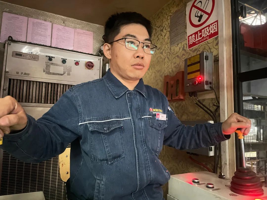 要追就追這樣的星 ——記陜西省機械冶金建材系統(tǒng)“明星職工”李鵬飛