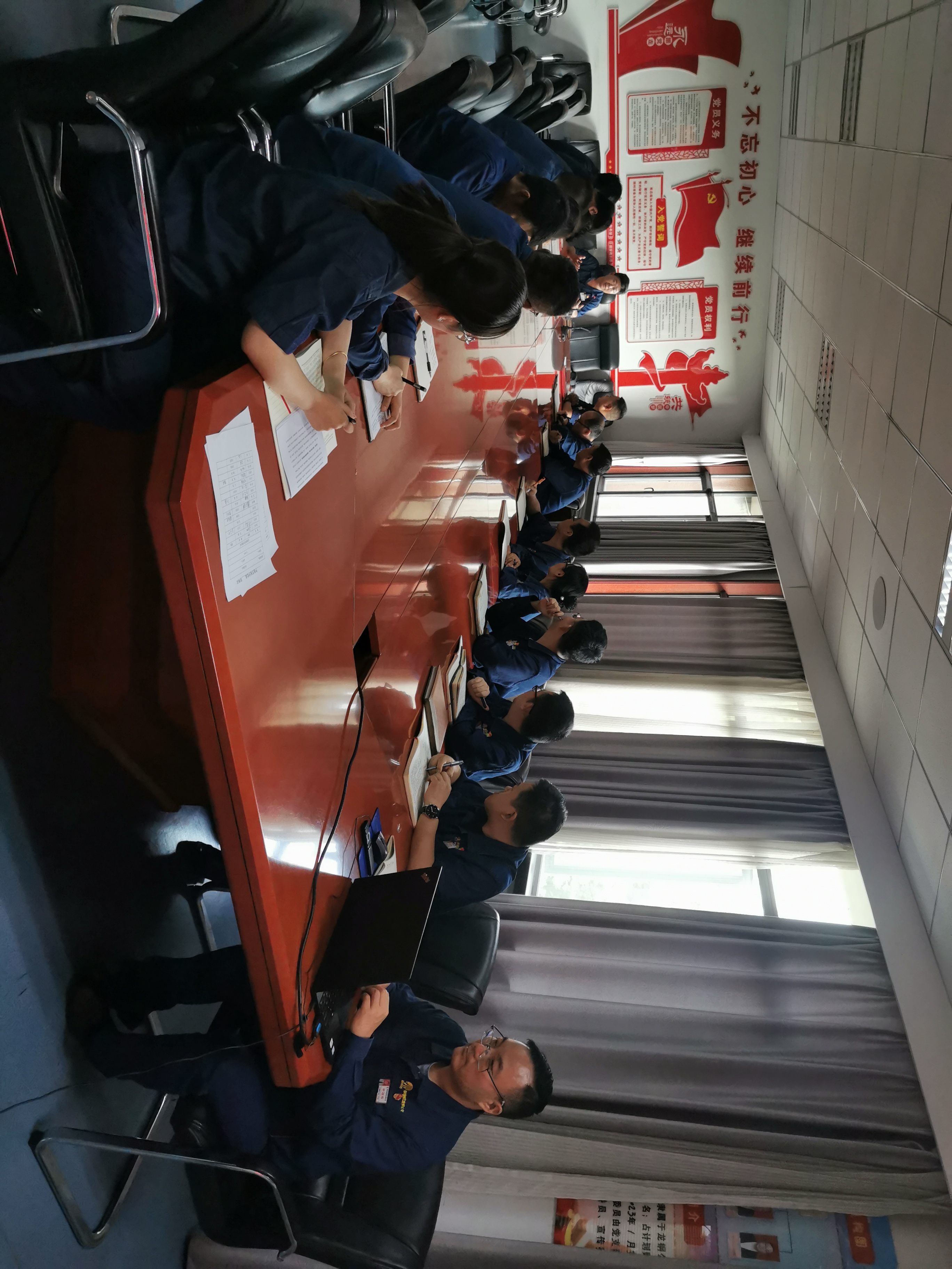 全面提高機關(guān)黨建質(zhì)量 當好“排頭兵”