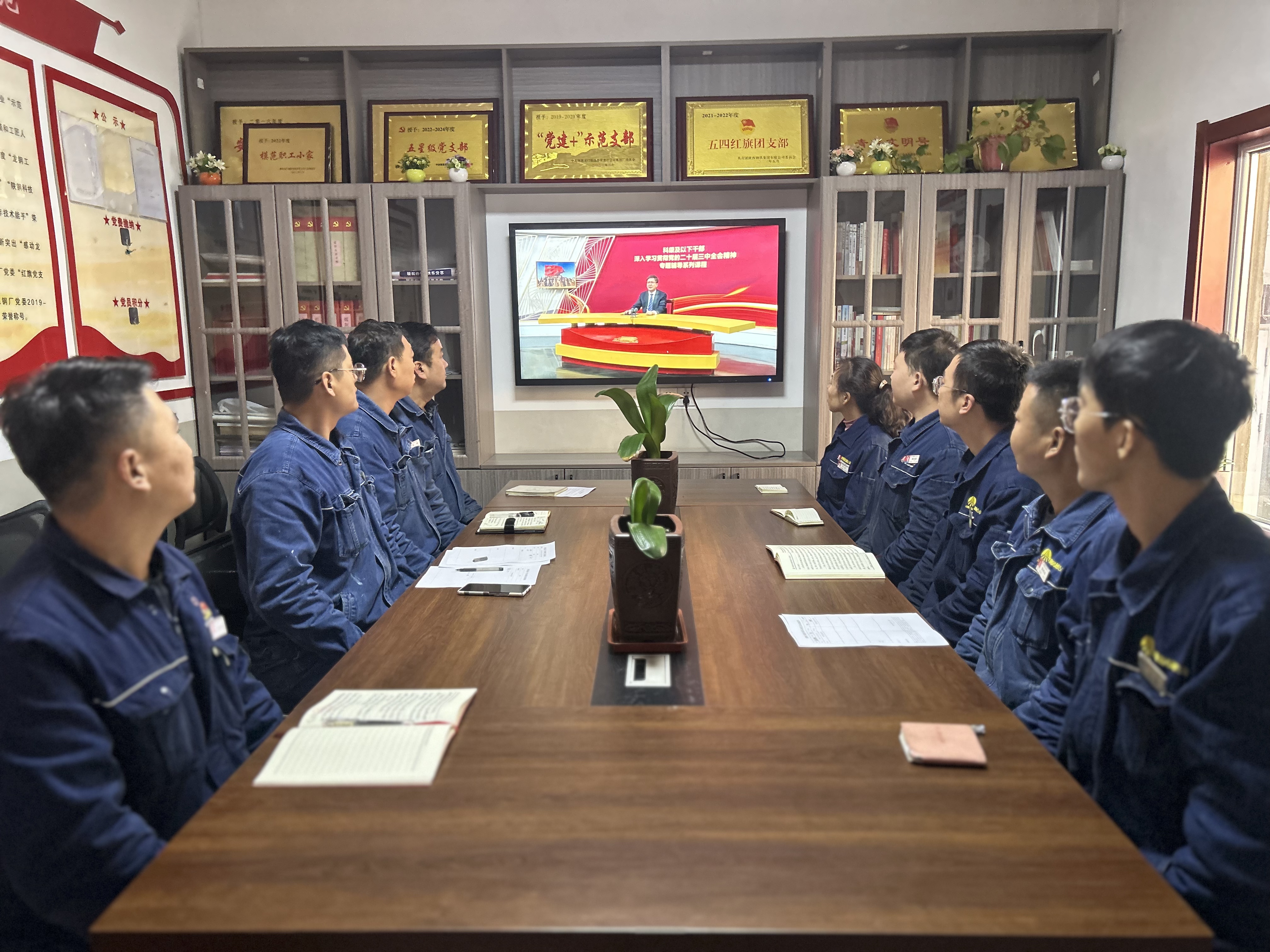 打造過硬支部 建強(qiáng)紅色堡壘