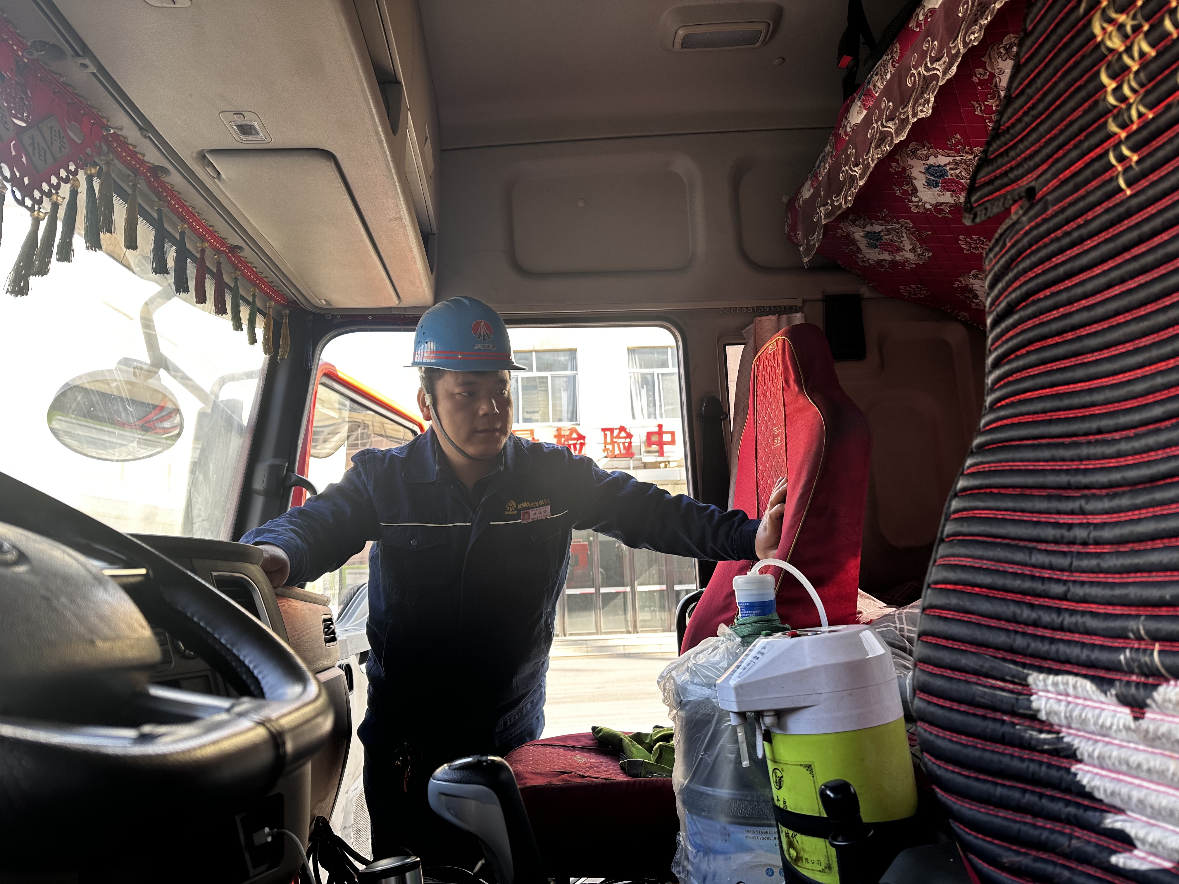 “火眼金睛”孫遠(yuǎn)源：廢鋼堆里的鋼鐵衛(wèi)士——記陜鋼集團(tuán)第二屆“鋼城衛(wèi)士”孫遠(yuǎn)源