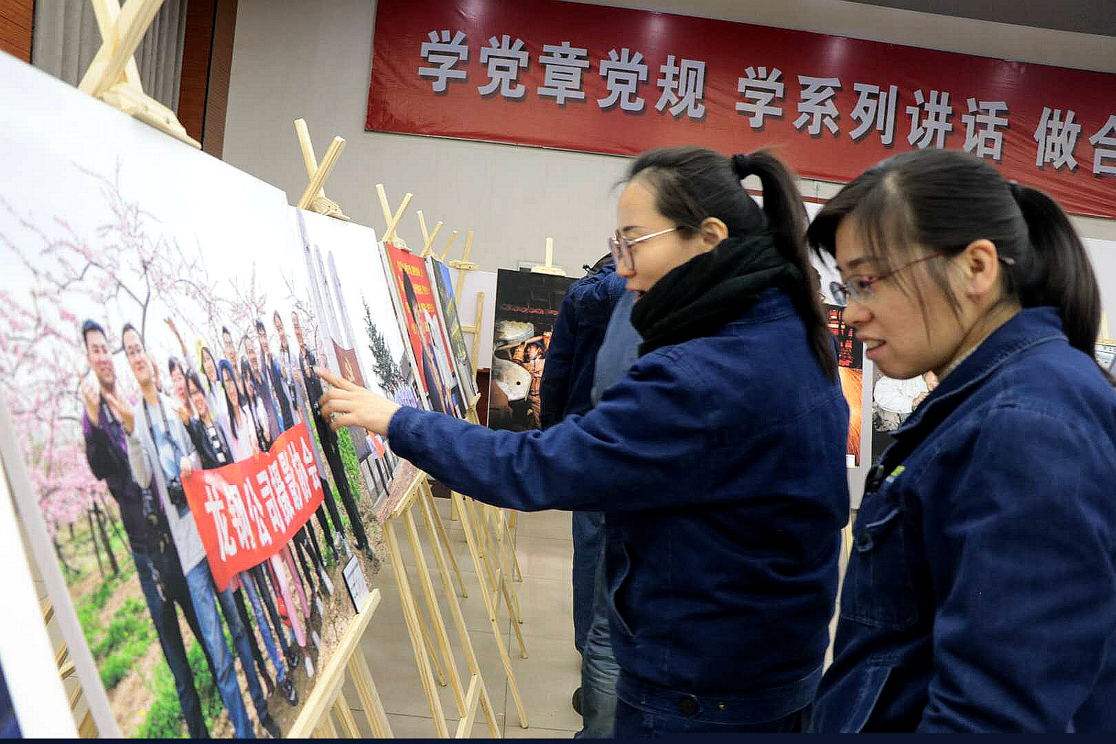 與書畫零距離 感受鋼城魅力—參加慶祝改革開放40周年暨龍鋼建廠60周年書畫攝影展活動有感