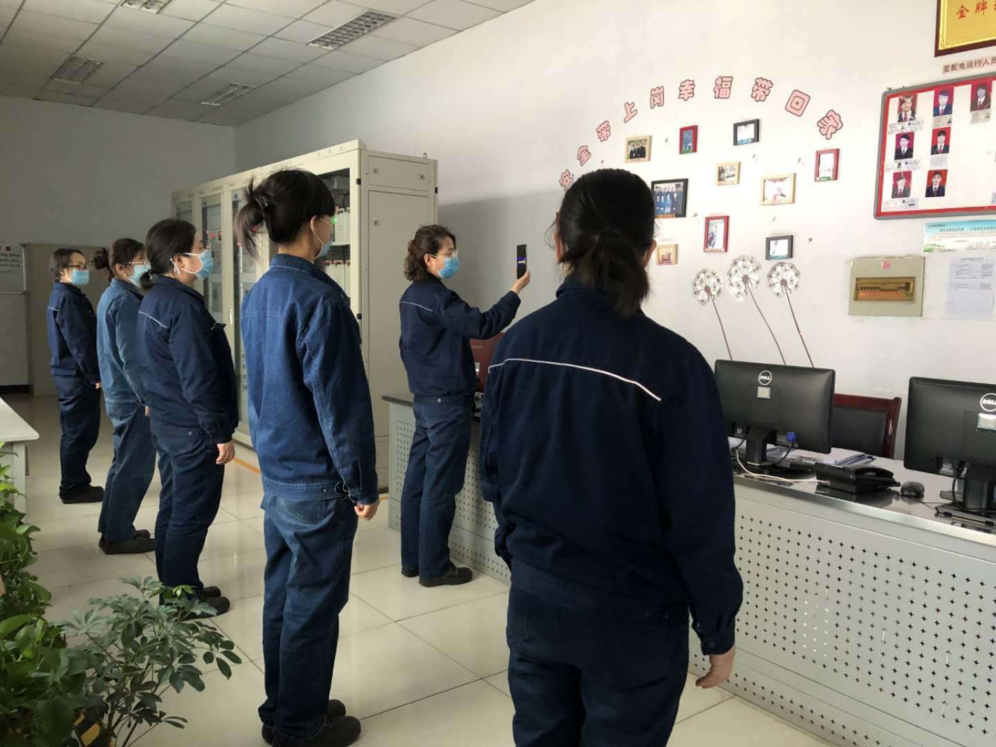 龍鋼公司員工線上培訓(xùn)技能提升與降本增效實現(xiàn)雙豐收 龍鋼公司員工線上培訓(xùn)技能提升與降本增效實現(xiàn)雙豐收